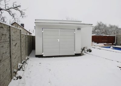 Krídlová garážová brána