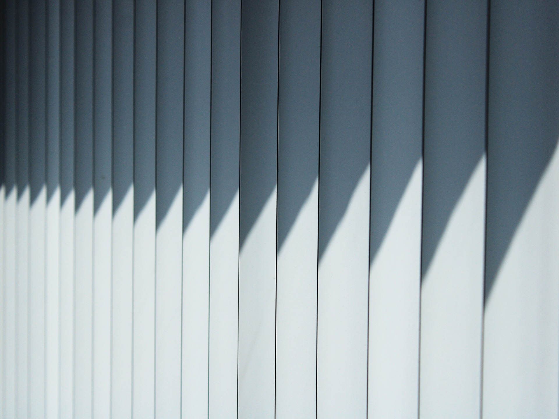blinds-4197592_1920 Interiérové vertikálne žalúzie